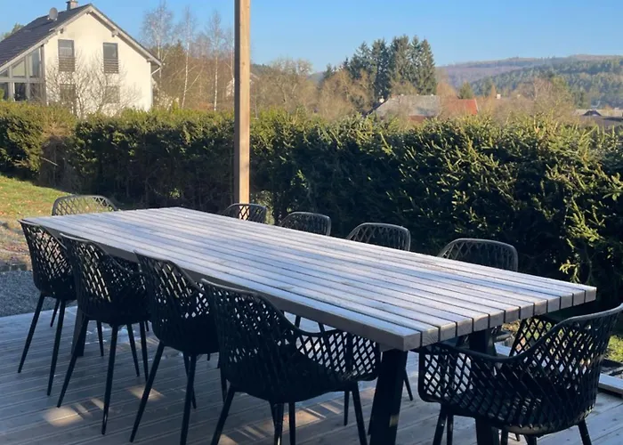 Semesterbostad Naach Mattes *